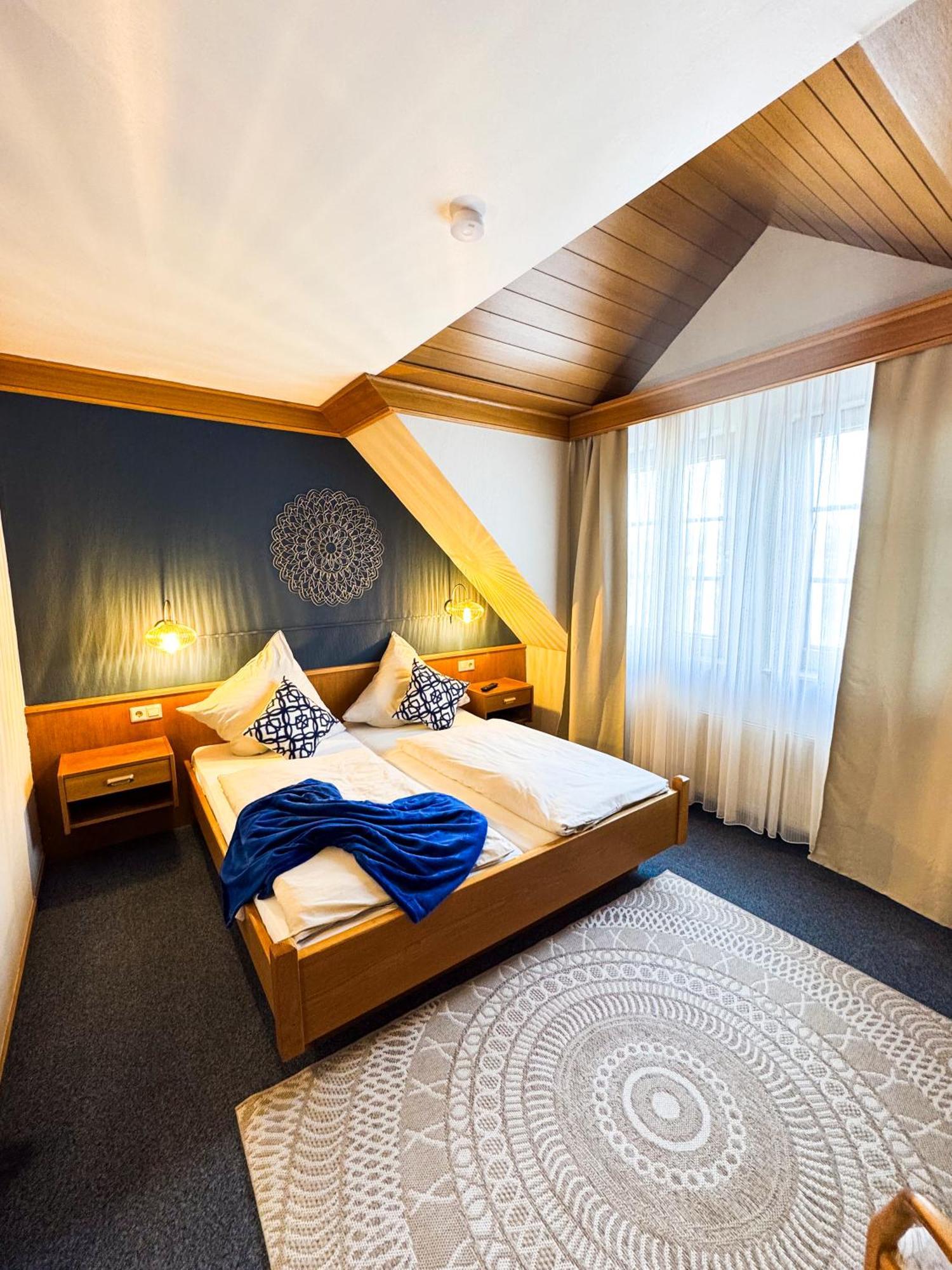 Gülser Weinstube 3* Koblenz (Rhineland-Palatinate)